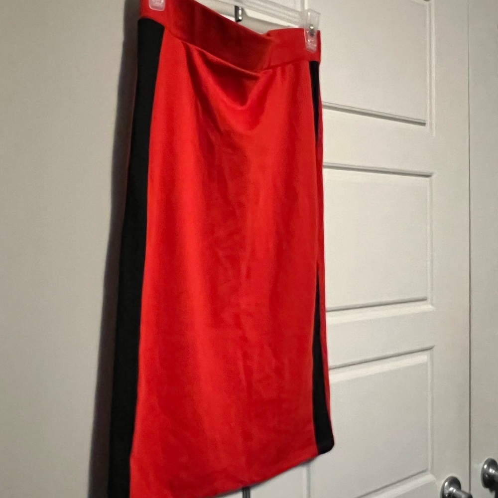 ZARA RED AND BLACK SIDE STRIP SKIRT